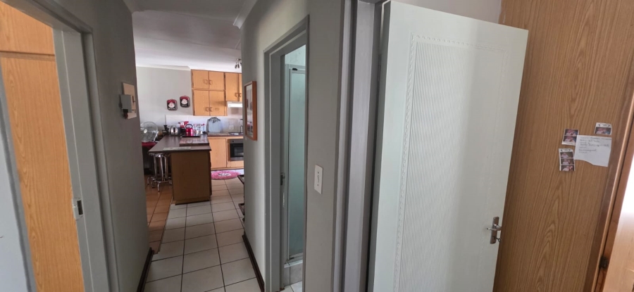 3 Bedroom Property for Sale in Kannoniers Park North West